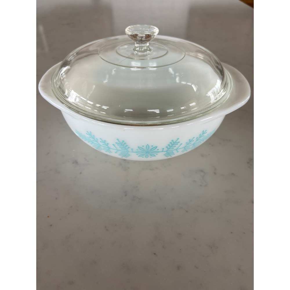 Vintage Pyrex 023 Snowflake Blue 1.5 Qt Casserole Dish with Lid Turquoise White
